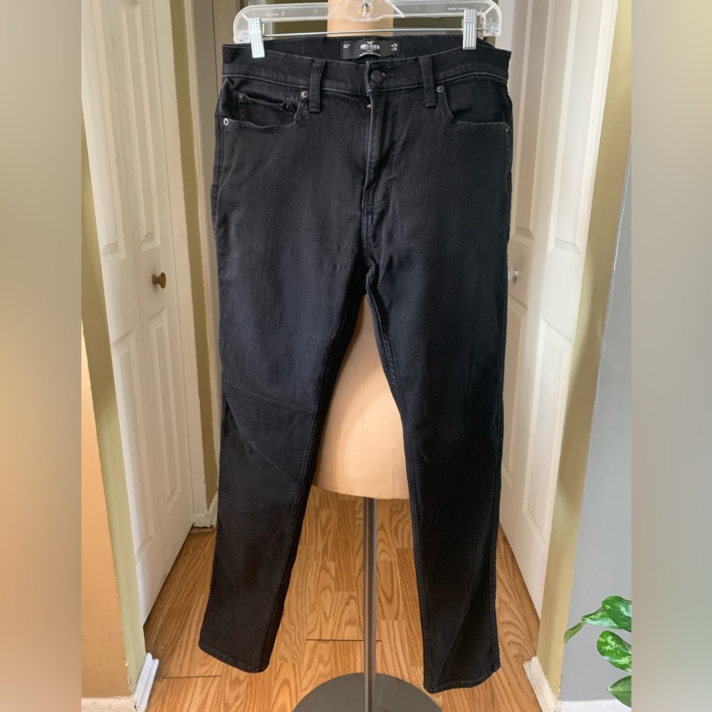 Hollister Men’s Taper Stretch Jeans 32x34